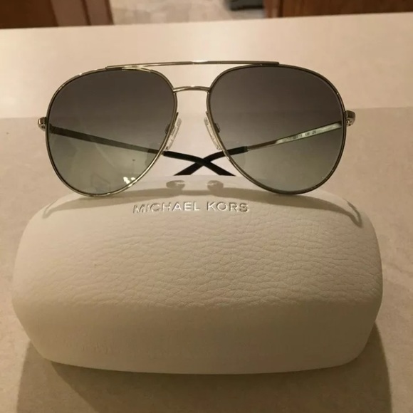 Michael Kors Avatars sunglasses - Picture 2 of 4
